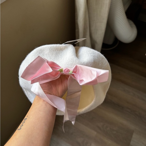 Accessories - White Baret Hat with Pink Ribbon